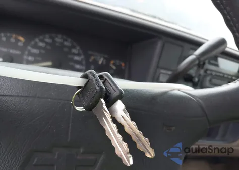 1996 Chevrolet Gmt-400 C1500 from USA, damaged, VIN 2GCEC19M5T1159209